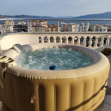 Luxury Jacuzzi Apartment *